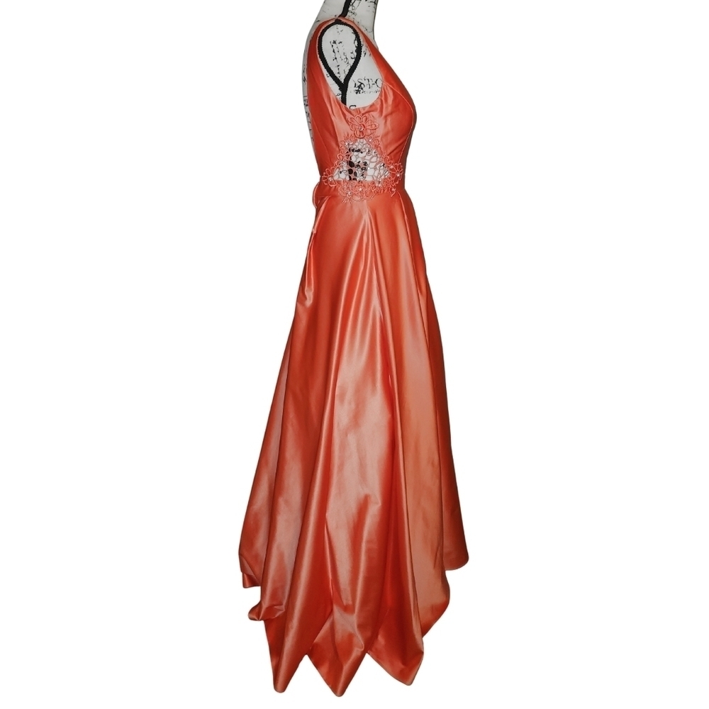 City Vibe Crochet Side Inset Satin Ball Gown - Picture 8 of 16
